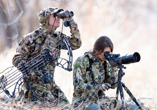 Binoculars & Spotting Scopes